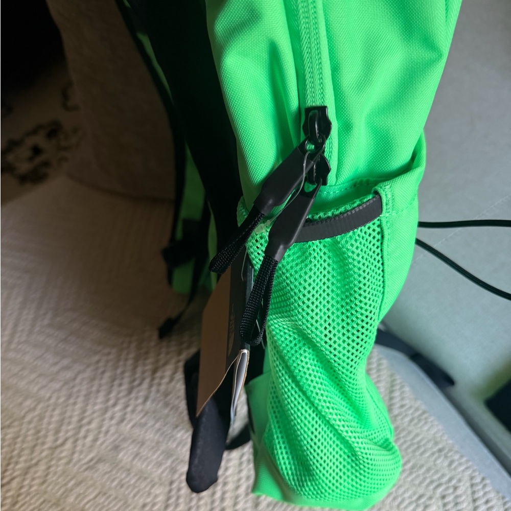 THE NORTH FACE Jester Commuter Laptop Backpack, Chlorophyll Green/TNF Black - Picture 11 of 14